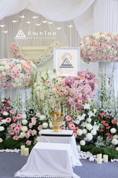 ดอกไม้งานศพกรุงเทพรับจัดงานศพ ครบวงจร